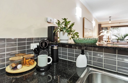 Westcourt Apartment | Palmview Heights - 9 Pools, BBQ & Gym