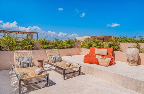 Zama Condo | Panoramic 3BR PH Private Rooftop | Gym Access & Osmosis