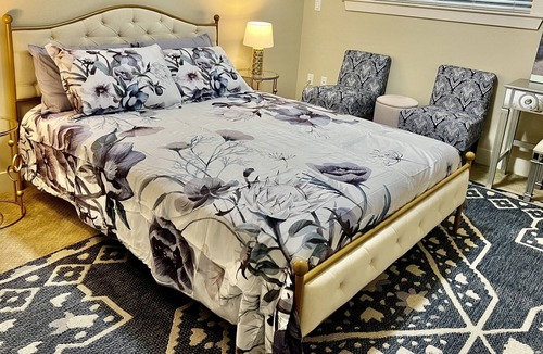 Richmond City Centre House | Panoramic unobstructed Oceanview Great patio Rose.hydrangea Garden Heaven Villa
