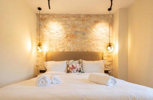 Omales Apartment | Paradise Can Wait Sophia Suites