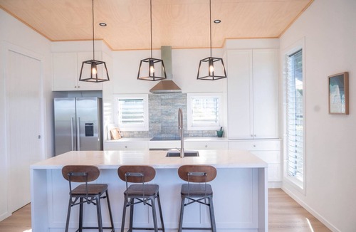 Seventeen Seventy House | Paradise Lights - Barton Street, Town of 1770