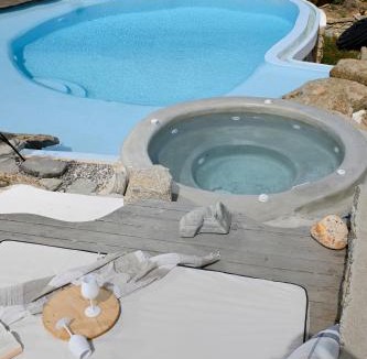 Paradise Villa | Paraga Villa1 "7min WALK TO BEACH" by Calypso Sunset Villas