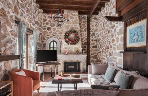Amfikleia-Elateia Ski Chalet | Parnassus Woodstone Chalet