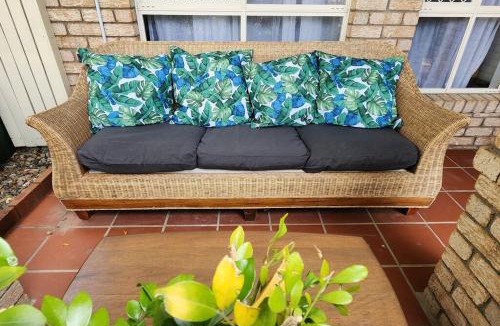 Greenslopes House | Peaceful Getaway - Stylish, Newly Updated House