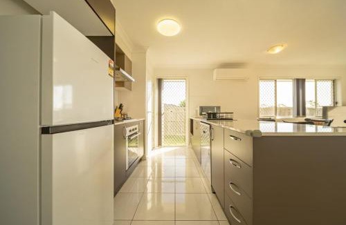 Yarrabilba House | Peaceful Retreat - Spacious Family Home in Yarrabilba perfect for Family or Professionals