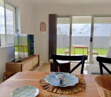 Yarrabilba House | Peaceful Retreat - Spacious Family Home in Yarrabilba perfect for Family or Professionals