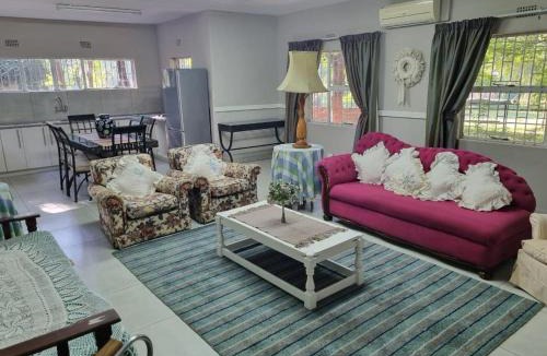 Meyerton House | Peaceful Willows