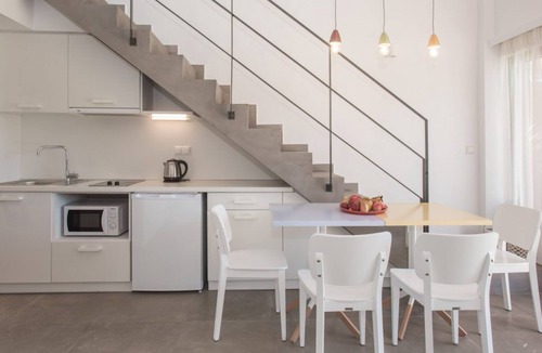 Marathopoli House | Pefkides Suites Where pines meet the sea