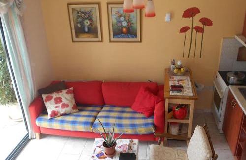 Paiania Apartment | Pela's studio 10 minutes from the Athens airport