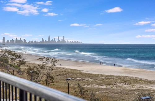 Tugun Apartment | Pelican Sands 401 - Absolute Beachfront - Min. 3 night stays!