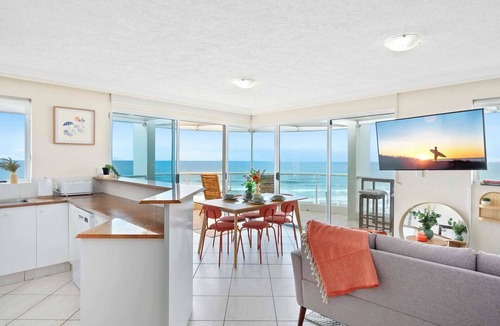 Palm Beach Apartment | Penthouse Views with Private Rooftop Terrace