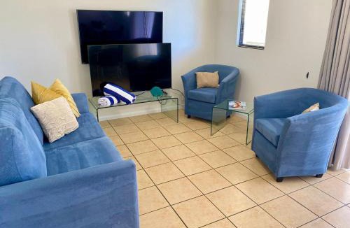 North Ward Apartment | Perfect Position on The Water Strand 18