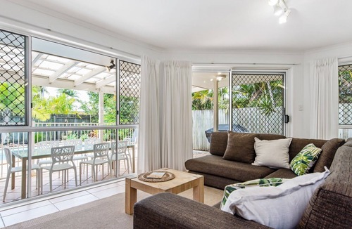 Noosaville House | Pet Friendly Home, Pool and Endless Entertainment