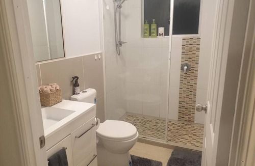 Caloundra Apartment | Pet friendly & spacious two bedroom guest unit