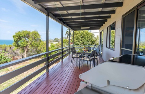 Seventeen Seventy House | PETERS COTTAGE at 1770 - amazing ocean views