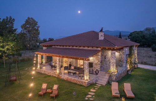 Aigio House | PIETRA VILLA Akoli beach