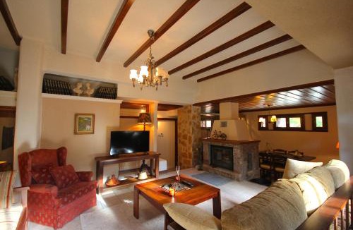 Arachova Apartment | Pine Lodge by Ski Alure