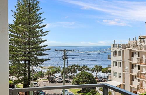Kings Beach Apartment | Pleasant View Unit 4 Kings Beach QLD