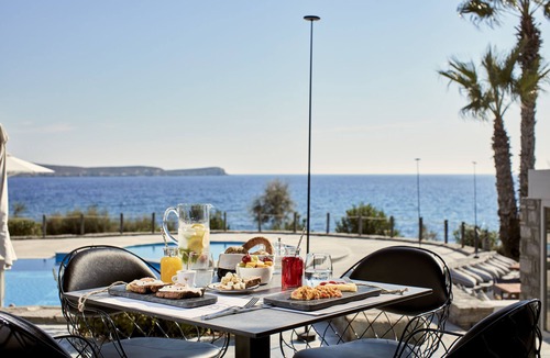Chrissi Akti Apartment | Poseidon of Paros