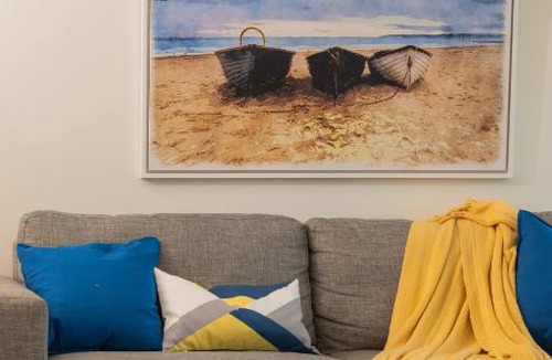 South Brisbane Apartment | Prime Location Compact 1BD Apartment at Southbank