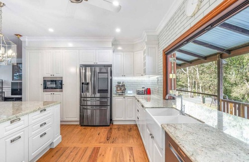 Greenbank House | Private, country retreat - with pool, spa and fire pit. Pet friendly.