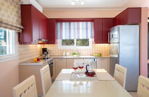 Katouna Villa | Private, luxurius, serene, pool, seaviews, family/pet friendly