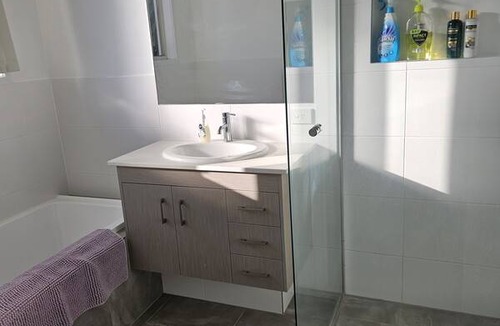 Ormiston Resort | Private room ∙ 1 guest