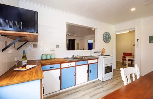 Bundaberg Villa | Puppies & Pancakes Opposite Beach and Park