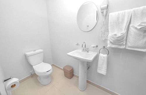 Zona Rio Bed & Breakfast | QueenBed+CouchBed Studio 10min walk to Border