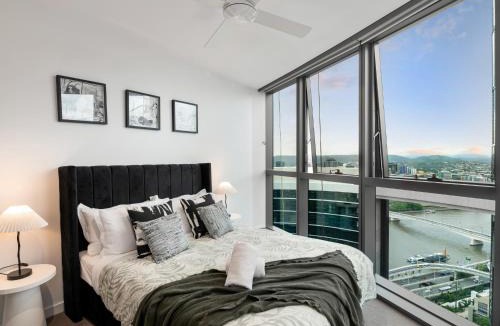 Brisbane Central Business District Apartment | QW Riverside Luxe Apartments by Independent Host