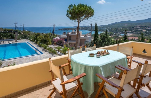 Lavreotiki Villa | R 1305 Charon Villa Admite (2 bedroom) With Garden View, Movie Library & Safe Deposit Box