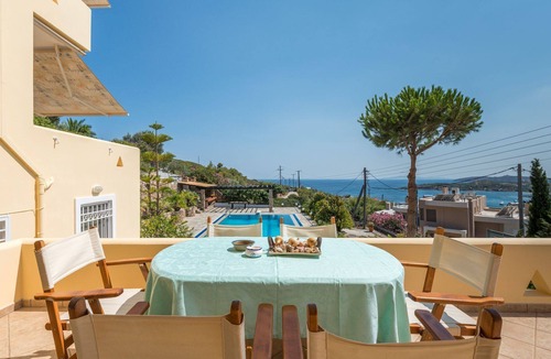Lavreotiki Villa | R 1305 Charon Villa Admite (2 bedroom) With Garden View, Movie Library & Safe Deposit Box