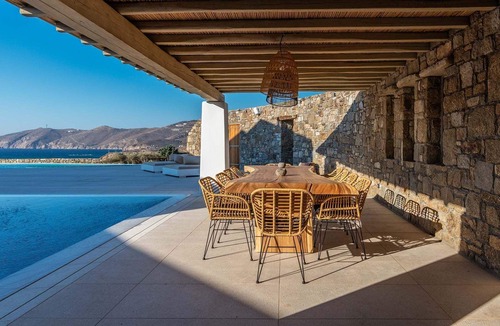 Mykonos Villa | R 3168 Villa Floortje With Dishwasher.Outdoor shower & Espresso machine,