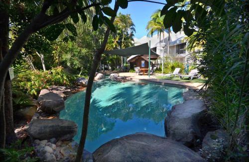 Moffat Beach Apartment | Raintrees Moffat Beach