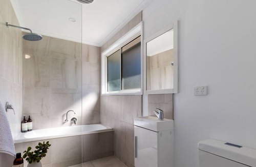 Noosaville Apartment | Recently renovated | 3 BR | A/C self-contained townhouse | Resort | Noosaville