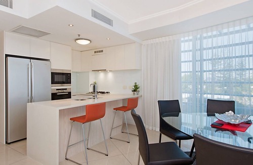 Coolangatta Apartment | Reflections tower 2 Unit 401 Greenmount Beachfront with Wi-Fi included Easy walk to shops and cafes