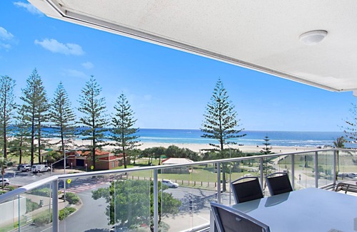 Coolangatta Apartment | Reflections tower 2 Unit 401 Greenmount Beachfront with Wi-Fi included Easy walk to shops and cafes