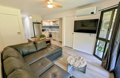 Bongaree Villa | Relax, play and stay at Bribie Vibes