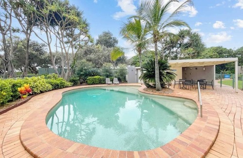 Buddina Apartment | Relaxing Ocean Views Beachside at Buddina