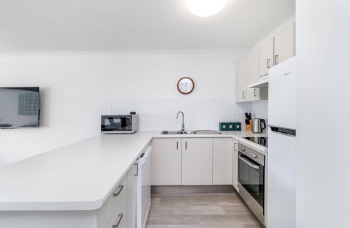Scarness Apartment | Resort-Style Stay with Balcony & Garage Parking