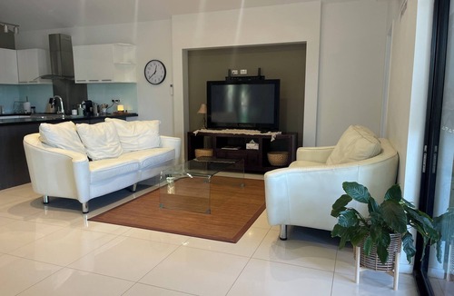 Cashmere House | Rest & Relax at The Secret Garden Getaway