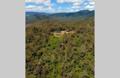 Woodwark House | Ridge Cabin - Stunning Views - 5km From Neighbours