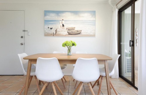 Noosa Heads Apartment | River access 2 bathroom Noosa Heads with kayak and bikes