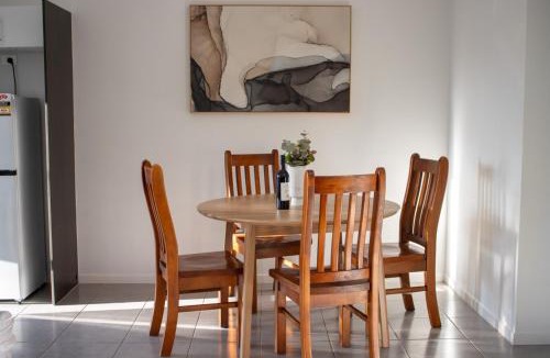 Karalee House | River - bend Retreat