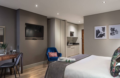 Upington Bed & Breakfast | River Place Manor - Deluxe Double or Twin Room C