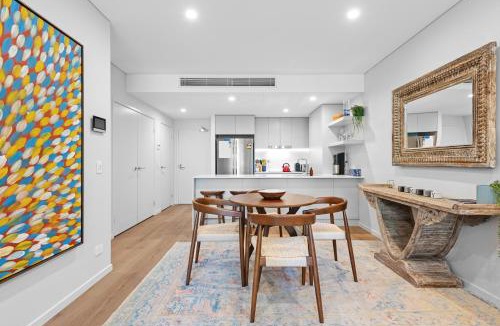 West End Apartment | Riverside 2BR Apt with Amazing Rooftop Pool & Parking