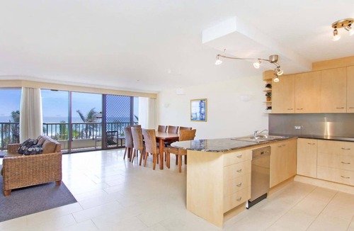 Currumbin Apartment | Rocks Resort 4G - Currumbin Beachfront - Min. 3 night stays!