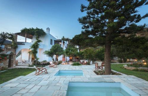 Agios Romanos House | Romano garden house - land tales