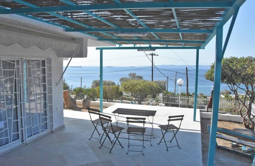 Salamis House | Romantic garden house, with bbq, 2 min walking from the beach!