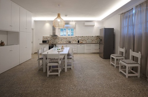 Almyropotamos House | Romantic villa 5 min from the beach and the small fish port